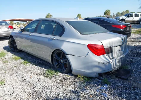 2013 BMW 750Li из США, поврежденный, VIN WBAYE8C50DD133041